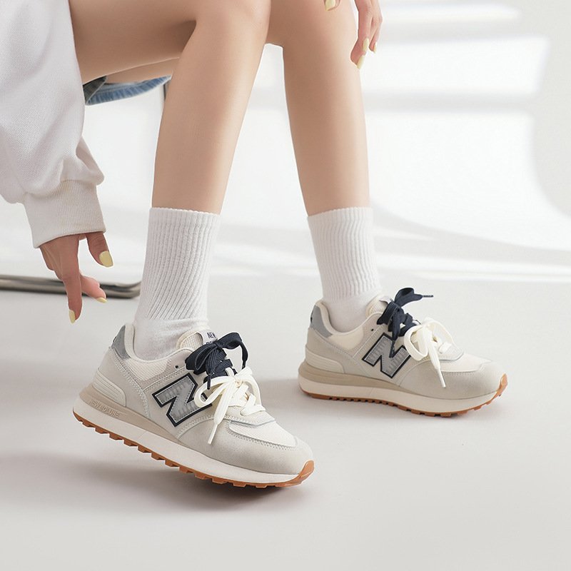 New Balance 574 - Image 17